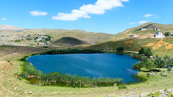 Gümüşhane’deki Doğa Harikası Dipsiz Gölün Bir Hiç Uğruna Yok Edilmesine İnsanlar Tepkisiz Kalamadı!