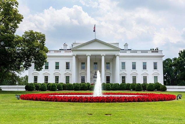 Filmlerde görürüz, ABD başkanları Beyaz Saray'da lüks içinde yaşar, davetten davete koşar, kendine tahsis edilen uçağıyla sürekli seyahat eder...