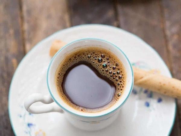 Belki bilirsiniz, vaktiyle Osmanlı İmparatorluğu egemenliğinde olan her yerde Türk kahvesinin farklı bir ismi var fakat kahve aynı.