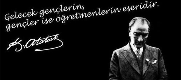 1981 - Türkiye'de, Atatürk'ün 100. doğum yıl dönümü olan 1981 yılında, "24 Kasım"ın her yıl Öğretmenler Günü olarak kutlanması kararlaştırıldı.