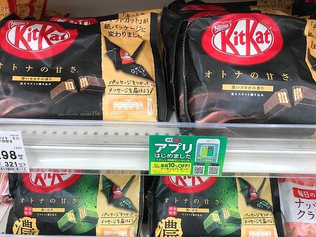 6. Japonya'daki Kit Kat'ların, ambalajları plastikten kağıda çevrilmeye başlandı.