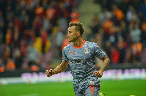İkinci yarının 78. dakikasında Medipol Başakşehir oyuna sonrada dahil olan Fredrik Gulbrandsen'in attığı golle Galatasaray deplasmanından 3 puanla ayrıldı.