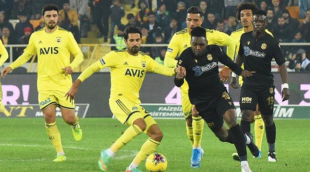 Fenerbahçe Süper Lig'de 12. hafta maçında deplasmanda Yeni Malatyaspor ile zorlu bir karşılaşmaya çıktı.