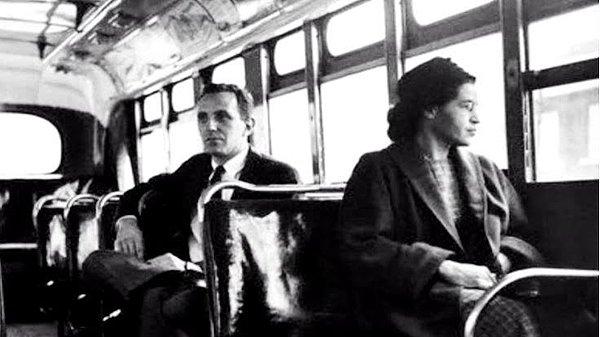 1955 - Montgomery, Alabama'da (ABD) Rosa Parks adındaki zenci kadın, otobüste yerini beyaz adama vermediği için tutuklandı.