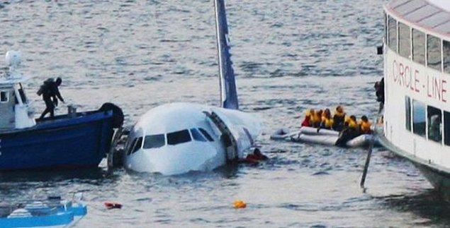 8. 5 Ocak 2009 tarihinde US Airways’in 1549 sefer sayılı uçuşu ile New York’tan Charlotte şehrine uçarken iki motoru da durunca hangi nehire inmiştir?