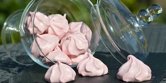 Lokmalık Çıtırlar Sizi Mutlu Etmek İçin Bekliyor! Beze Nasıl Yapılır?