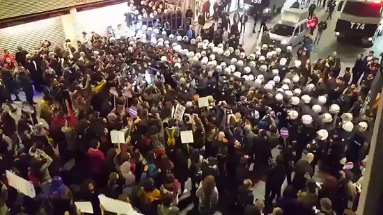 İstiklal Caddesi'nde 'Kadına Şiddete Karşı' Toplanan Kadınlara Polis Şiddeti: 'Bir Kişi Daha Eksilmeye Tahammülümüz Yok'