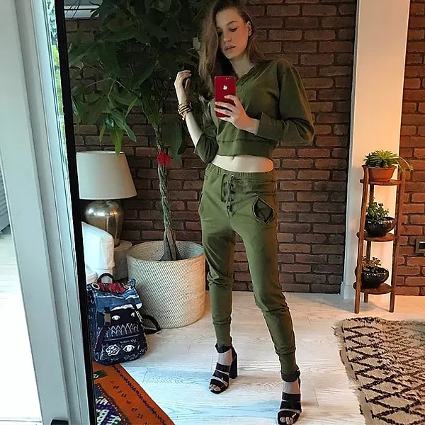 1. Серенай Сарыкая