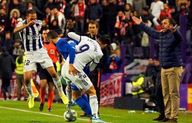 İspanya La Liga'da Real Valladolid Sevilla'ya 1-0 mağlup olurken milli golcümüz Enes Ünal 84'te Mohammed Salisu'nun yerine oyuna girdi.