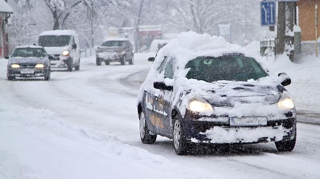 Yakıt tasarrufu ve motor sağlığı için başvurulan bu yöntemde motor hareket etmediği için gerekli ısıda çalışmıyor aslında.