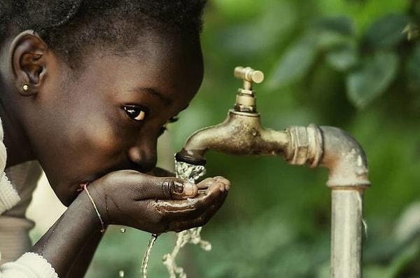 Bu durum özellike Kenya gibi bölgelerde hayatı değiştirecek seviyede. Kenya'daki insanların 1/3'i güvenilir içme suyu elde edemiyor.