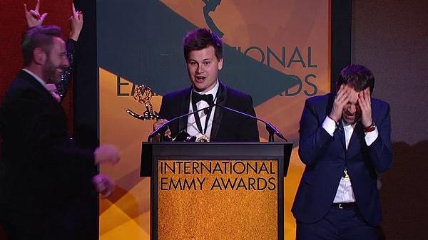 Bizim Emmy ödülleri olarak konuştuğumuz aslında "Primetime Emmy Ödülleri". Bu ödül sadece ABD'de yayımlanan TV programlarına, belgesel ve dizilere veriliyor.