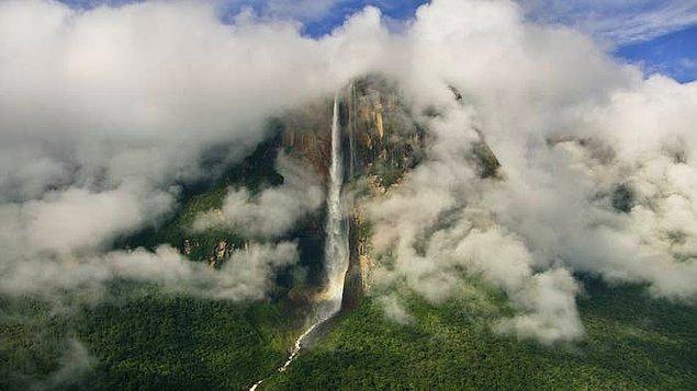 17. Angel Şelalesi dünyanın en yüksek şelalesidir.