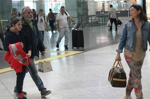 Söylemeden geçmeyelim, kendisinin bir Instagram hesabı yok ve onun hakkında edinilebilen bilgiler oldukça sınırlı.