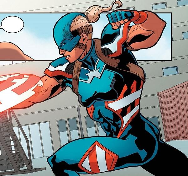 12. Marvel da doğruladı. Gelecekte Captain America bir kadın olacak.