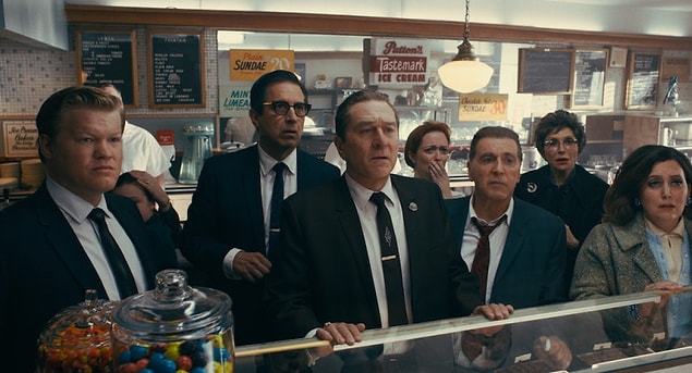 14. Üç buçuk saat süren film kesilmemiş sahnelerle birlikte dört saati aşıyor.