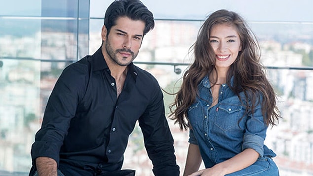 Neslihan Atagül'ü en son başrollerini Burak Özçivit ile oynadığı Kara Sevda dizisini görmüştük.