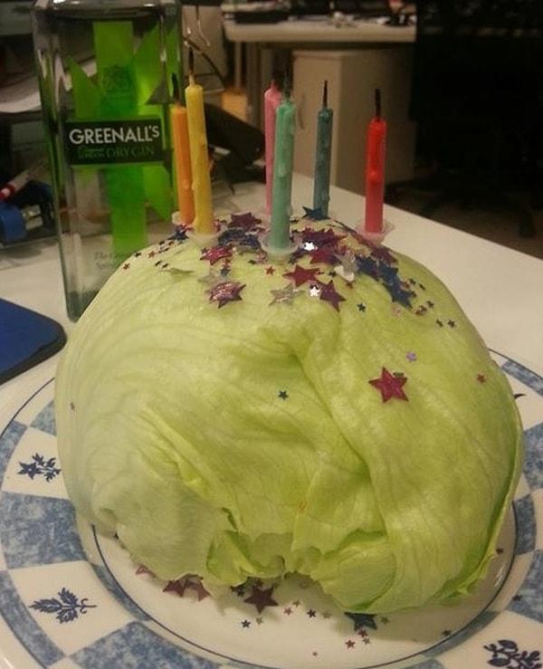 17. Sağlıklı bir doğum günü pastası! 😂