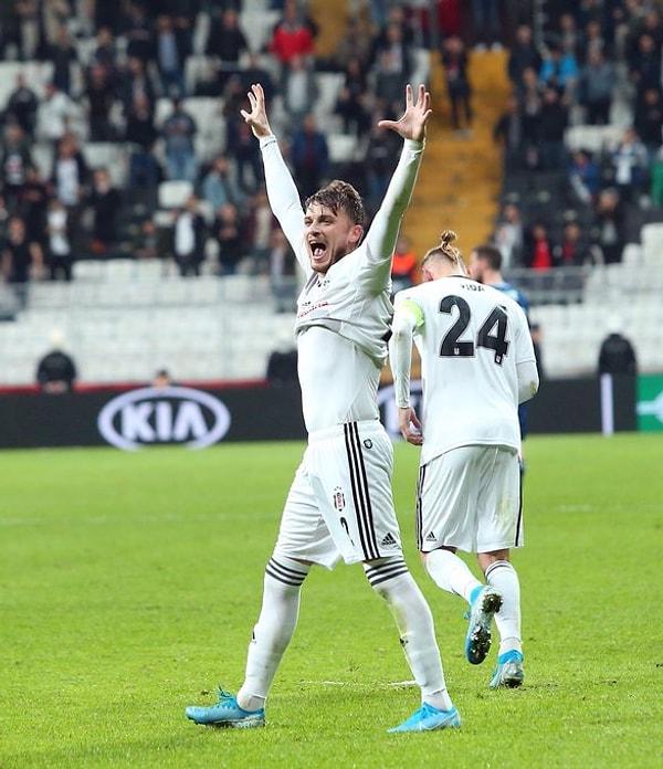 Grubunda daha önce oynadığı 4 maçı da mağlubiyetle tamamlayan Beşiktaş, bu sezon İstanbul'daki son Avrupa maçına çıktı.  Siyah-beyazlı ekip, İstanbul'da Wolverhampton'a 1-0 ve Braga'ya 2-1 mağlup olmuştu.