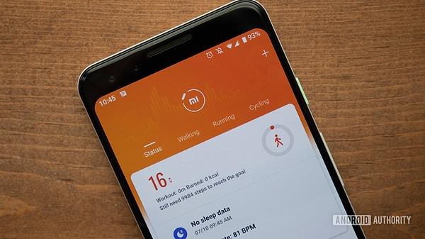 Android veya iPhone telefonların hepsinde bulunan Mi Fit uygulaması ile spor istatistiklerini tutabilirsiniz.