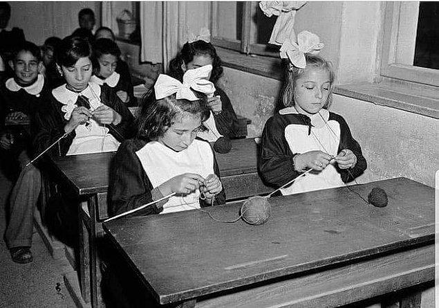 14. Ankara'da bir ilkokul, 1953.