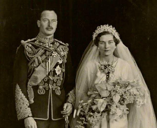 Yunanistan ve Danimarka prensi Prens Andrew ile 1903'te evlenmesinin ardından eşinin unvanını üstlendi ve Yunanistan ve Danimarka Prensesi Andrew oldu.
