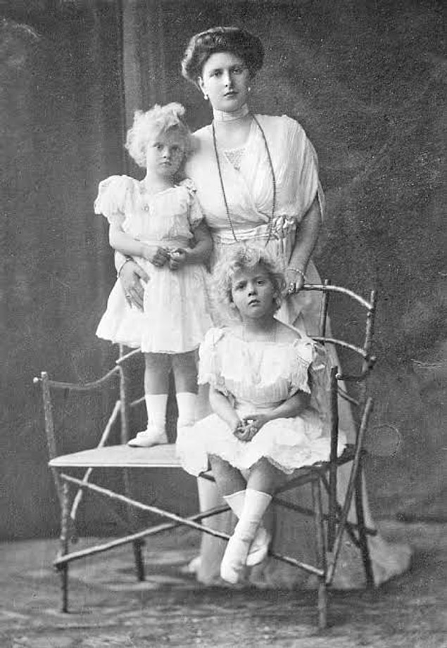 1932'de kendi isteğiyle hastaneden çıkan Alice 5 yıl boyunca Almanya'da yaşadı.