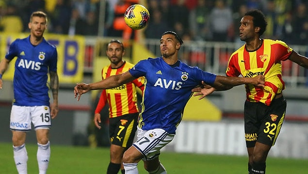 Karşılaşmanın ilk yarısı 1-1'lik eşitlikle sona erdi.