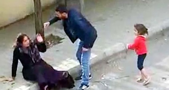 Adli Kontrol Şartıyla Serbest Bırakılmıştı: Gaziantep'te Eşini Sokak Ortasında Döven Zanlı Tutuklandı