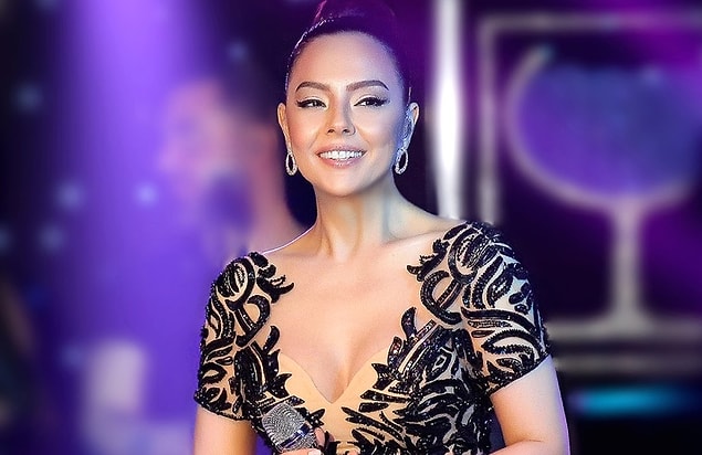 Ebru Gündeş de Kıbrıs'ta sahne alıyor.
