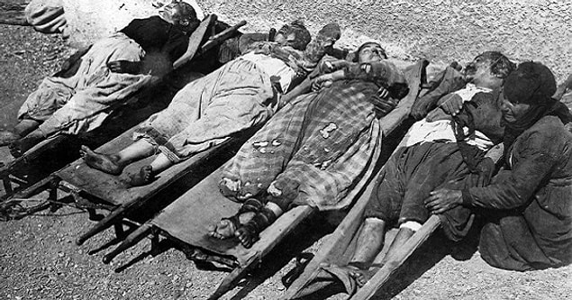 1897 - Osmanlı Devleti ile Yunanistan arasında barış anlaşması imzalandı.