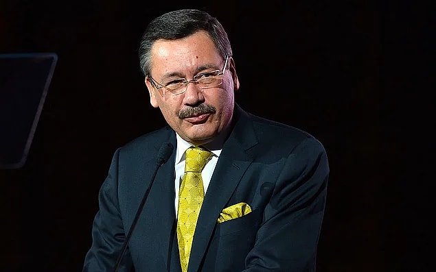 Ankara'ya 23 yıl belediye başkanlığı yaptıktan sonra 2017 yılının Ekim ayında istifa eden ve yerini Mustafa Tuna'ya bırakan İ. Melih Gökçek bildiğiniz üzere sıkı bir Twitter kullanıcısı...