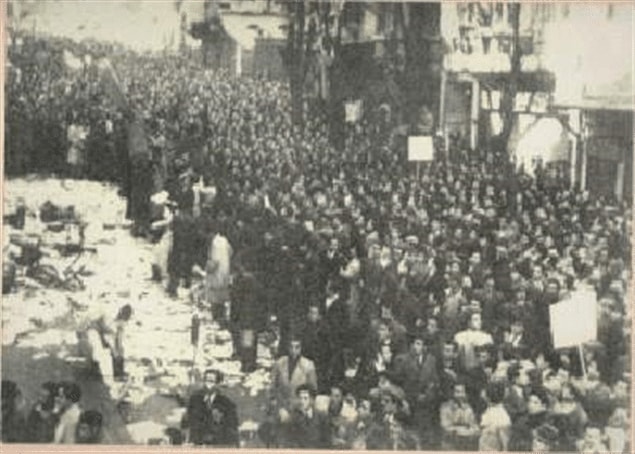 1945 - Tan Olayı gerçekleşti. İstanbul'da komünizm karşıtı gösteride, ABC ve Berrak kitabevleri, Tan gazetesi, Görüşler dergisiyle Yeni Dünya ve La Turquie Kemaliste gazeteleri tahrip edildi ve yağmalandı. Olaydan sonra Tan gazetesi yayın hayatına son verdi.