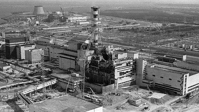 1. Çernobil yaşandığı sırada 31 kişi olay nedeniyle ölmüştü. Sonrasında yaşanan tüm ölümlerin nedeni radyasyondu.