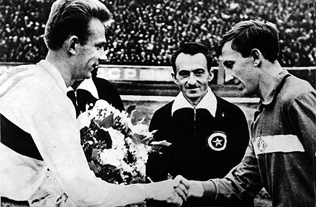 1930’ların ortalarında Spartak en keyifli dönemini yaşıyordu. Sovyet halkı içinse tam tersiydi.