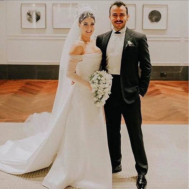 Şubat ayında evlenen Ali Atay ve Hazal Kaya çiftinin aylar sonra da dünyalar tatlısı bir oğulları dünyaya geldi.