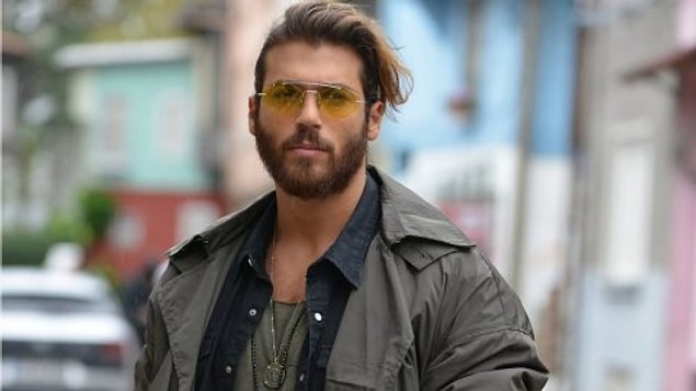 Can Yaman'a birilerinin dur demesi gerekiyordu artık...