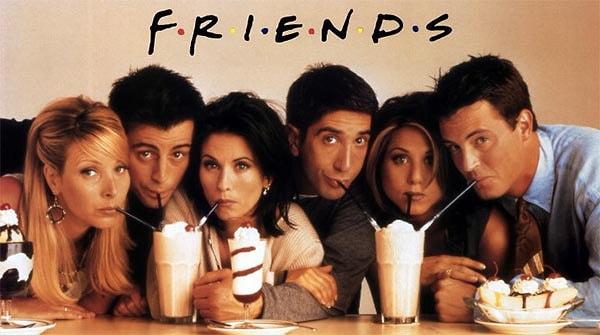 1. Arkadaşlık dizilerinin akımını başlatan Amerikan tarihinde en çok izlenen dizisidir Friends! Hala izlemediyseniz çok şey kaybediyorsunuz ama geç de kalmış sayılmazsınız. Biz size vesile olmuş olalım.