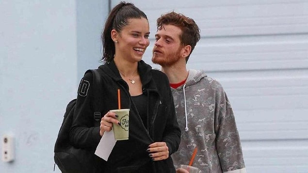 Adriana Lima ile ilişkisinin ardından kabuğuna çekilen Metin Hara, elbette bu dedikoduların üzerine tekrardan gündem oldu.