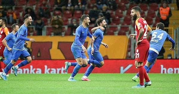 Ziraat Türkiye Kupası 5. tur ilk maçında Galatasaray sahasında 2. Lig ekibi Tuzlaspor'a 2-0 mağlup oldu.