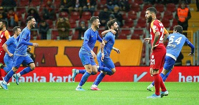 Ziraat Türkiye Kupası 5. tur ilk maçında Galatasaray sahasında 2. Lig ekibi Tuzlaspor'a 2-0 mağlup oldu.