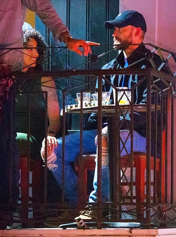 Однако совсем недавно в прессе появились слухи, что Джастин изменил супруге с коллегой по фильму Алишей Уэйнрайт.