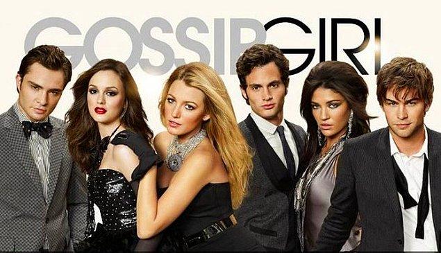 8. Gossip Girl: Lisede başlayan ve üniversiteye de uzanan oldukça heyecanlı bu dizi entrikalarla, oyunlarla ve süprizlerle dolu. Dedikoducu kız kimmiş öğrenince çok şaşıracaksınız.