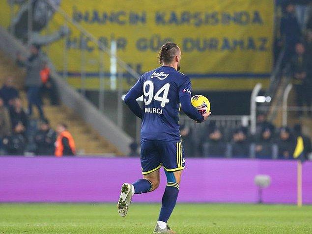 39'da Vedat Muriç'in 2., Fenerbahçe'nin 3. golü geldi ve fark 2'ye çıktı.