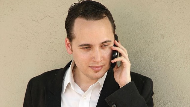 13. Adrian Lamo: Evsiz hacker olarak bilinen Lamo dünyada en çok nefret edilen hackerlardan biri. Sürekli otellerde yaşıyor ve anti-sosyal davranışlara sahip.