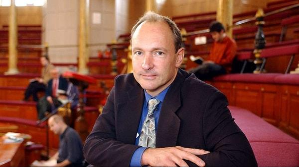 16. Tim Berners-Lee: Word Wide Web yani 'www' konseptinin yaratıcısıdır. Fakat üniversite yıllarında hacker suçlamaları yüzünden ceza almış.