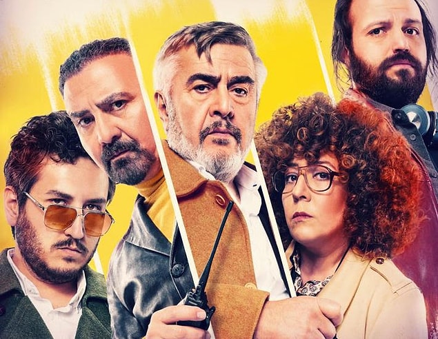 Ölümlü Dünya'dan sonra Cinayet Süsü ile karşımıza çıktı. Yine filmin lokomotifi olarak bizi büyüledi. Galiba öyle bir hale geldik ki, adamın dümdüz söylediği bir cümle bile komik bir hal alıyor.