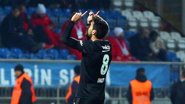 90+5. dakikada Lens'in çizgiye inerek içeri çevirdiği topta Umut Nayir, Beşiktaş'ı öne geçiren vuruşu yaptı: 2-3