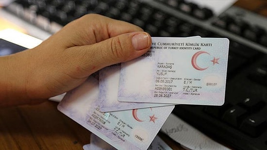 Son Tarih Yaklaşıyor: Kimlik ve Ehliyet Yenilemek İçin Son Tarih Ne Zaman? NVİ Kimlik Ehliyet Yenileme Ücreti Ne Kadar?