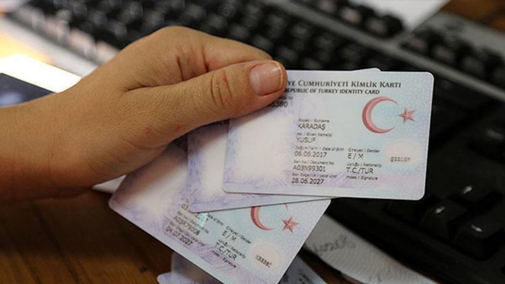 Son Tarih Yaklaşıyor: Kimlik ve Ehliyet Yenilemek İçin Son Tarih Ne Zaman? NVİ Kimlik Ehliyet Yenileme Ücreti Ne Kadar?